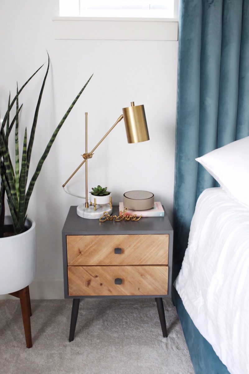 Get Rid of Clutter and Entangled Cords with Native Union Eclipse Charger