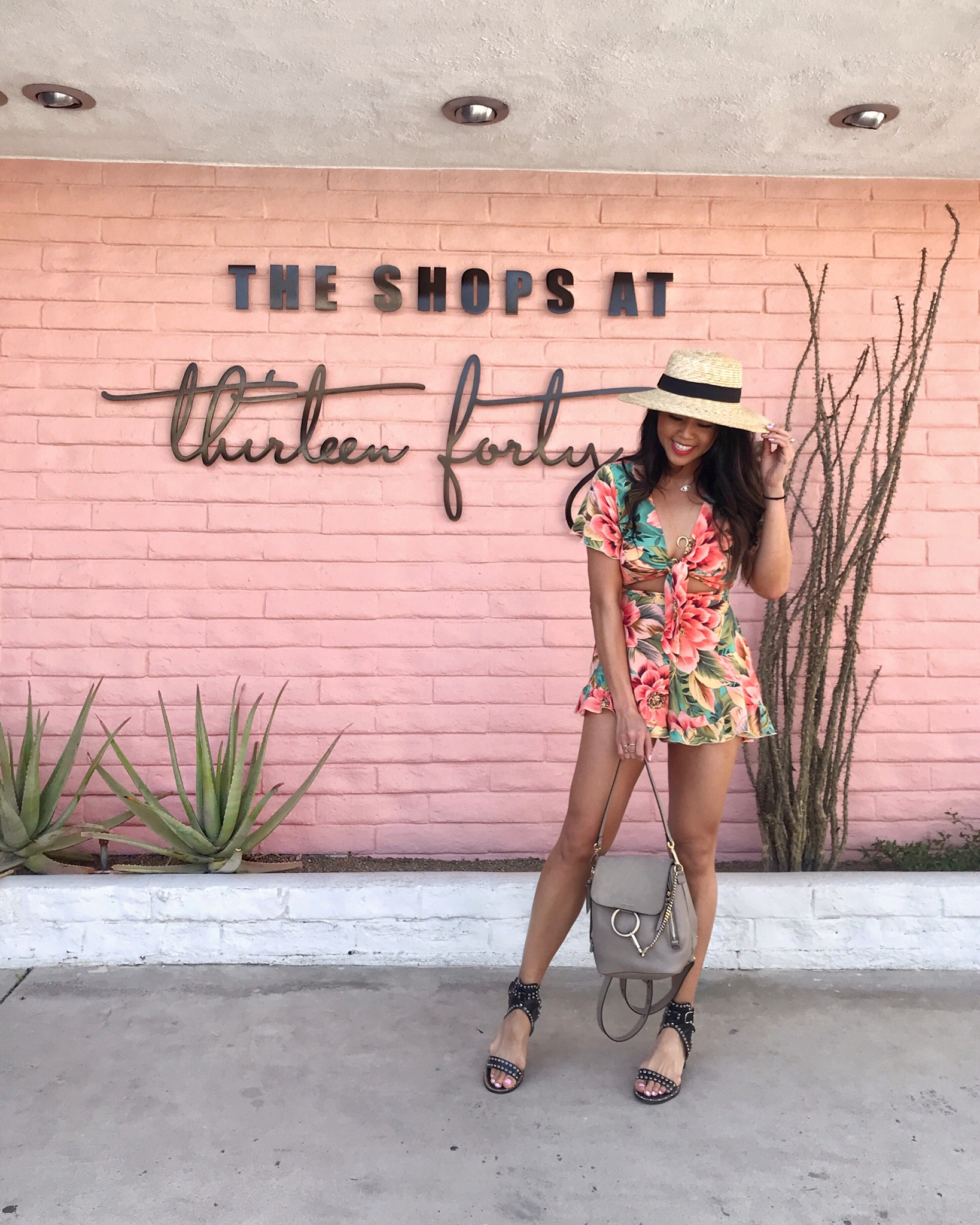 Instagram-Worthy Palm Springs Guide | What To Do Palm Springs Pink Wall