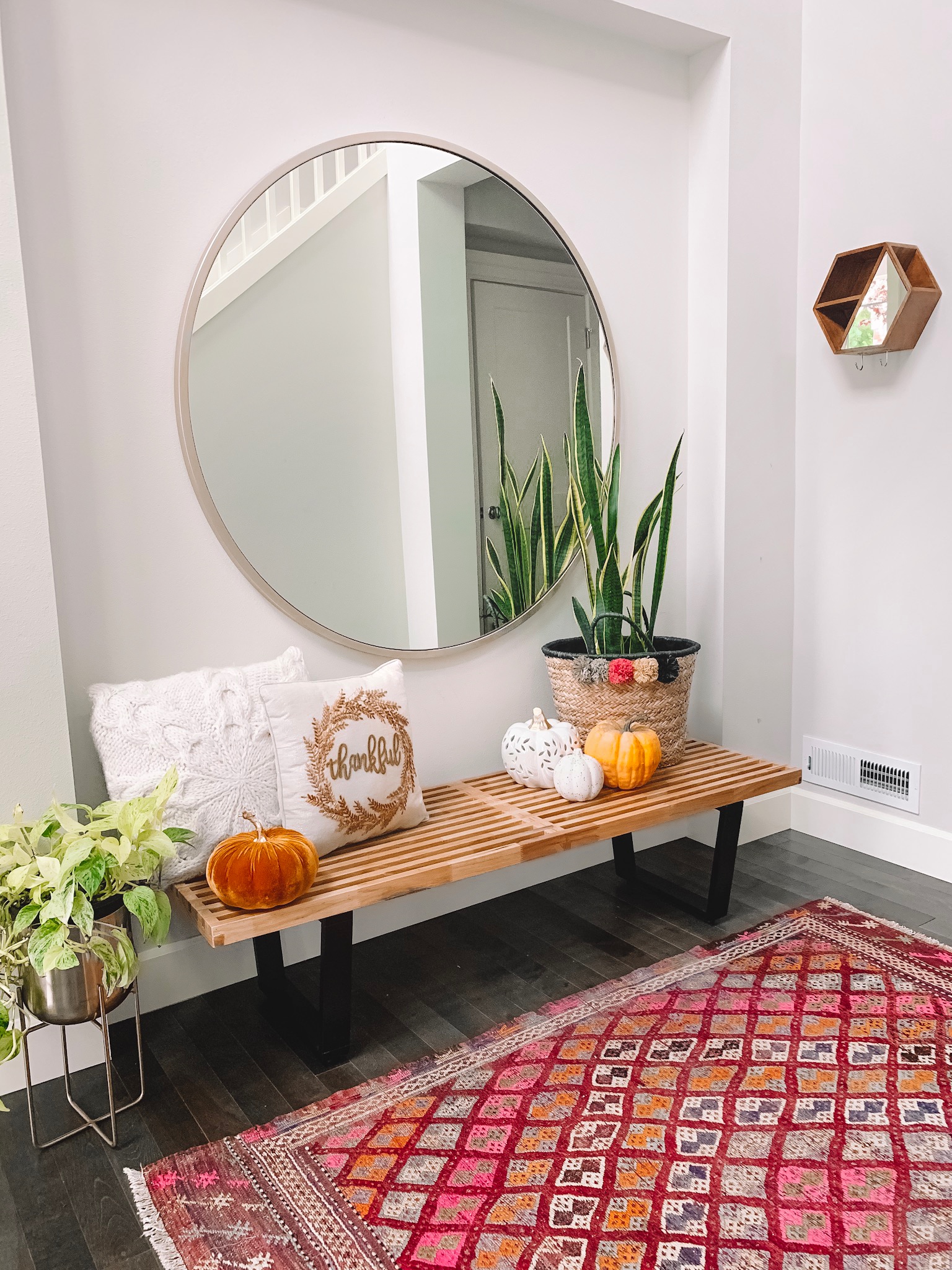 Fall Decor 2019 - Home Decor - Fall Decoration - Entryway Fall Decor - Gypsy Tan Home 1
